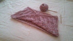 ピンクの毛糸でかわいいく仕上げましょ♪